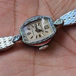 Vintage Westclox Wristwatch Handwinding 17 Jewels Silver Tone Analog Watch